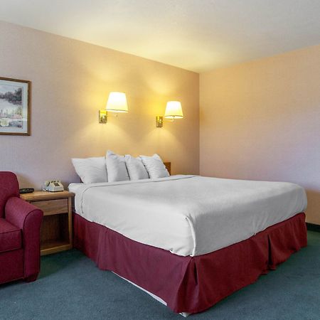 Rodeway Inn Whitehall Oda fotoğraf