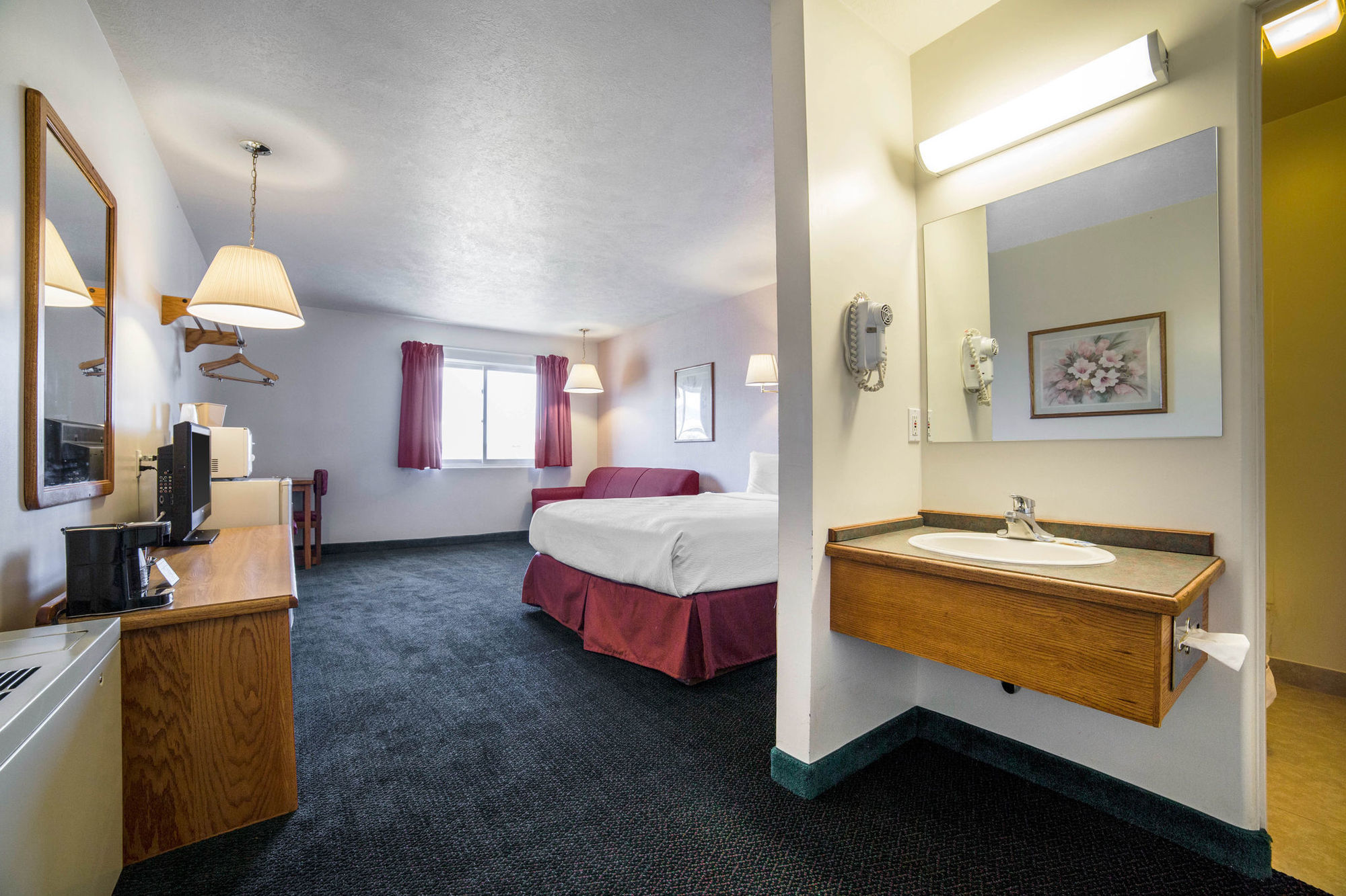 Rodeway Inn Whitehall Oda fotoğraf