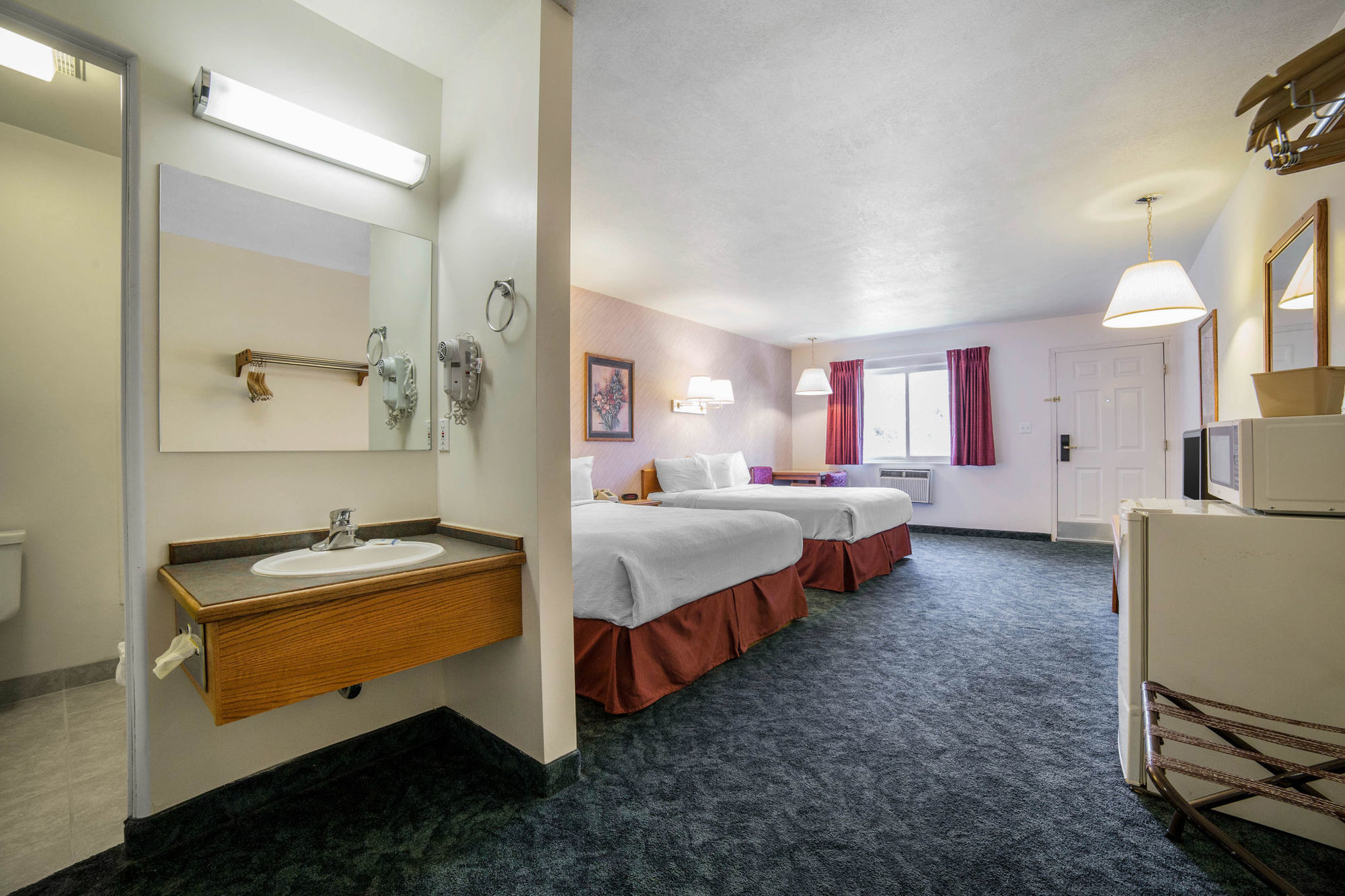 Rodeway Inn Whitehall Oda fotoğraf